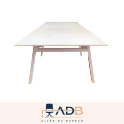 TABLE DE RÉUNION - 16P.