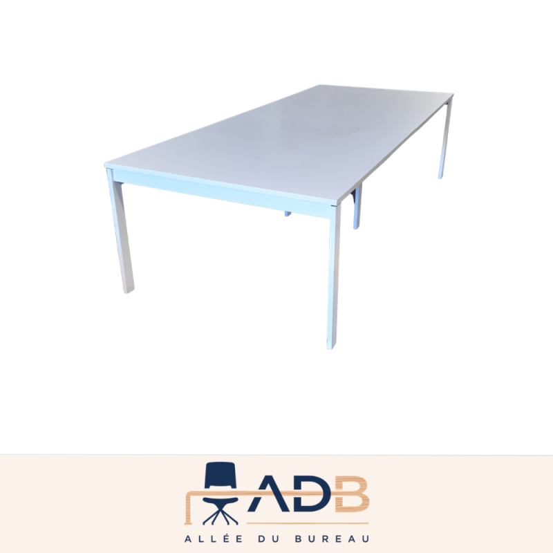 TABLE DE RÉUNION 8-10P.