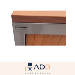 ARMOIRE BASSE À RIDEAUX