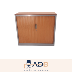 ARMOIRE BASSE À RIDEAUX