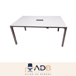 TABLE DE RÉUNION 4 À 6 P.