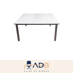 TABLE DE RÉUNION  - 8P.