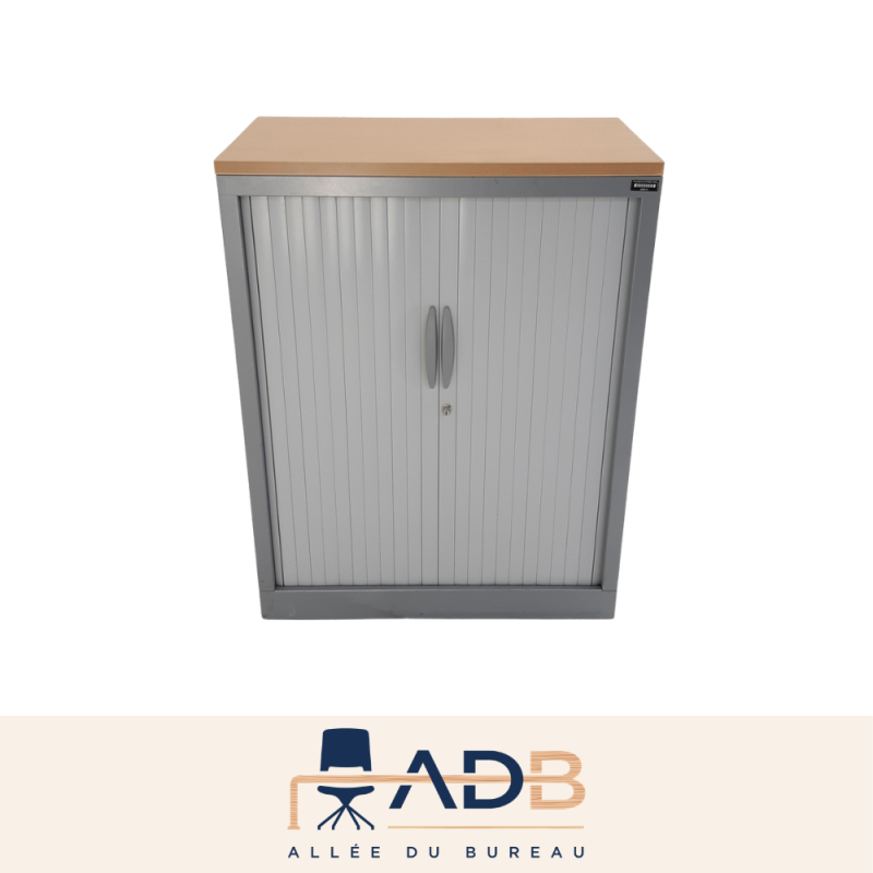 ARMOIRE BASSE À RIDEAUX