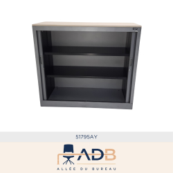 ARMOIRE BASSE À RIDEAUX
