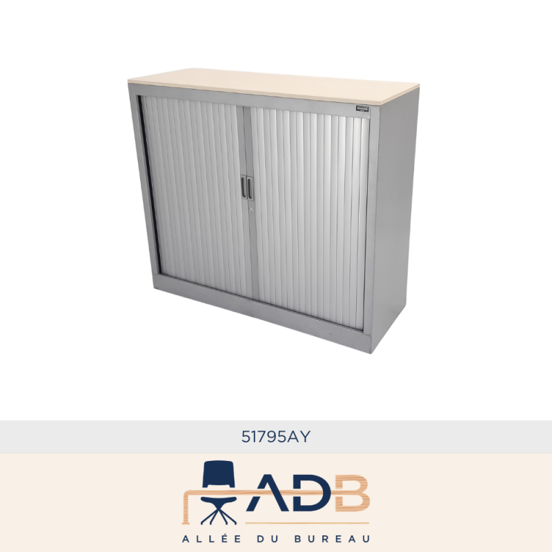 ARMOIRE BASSE À RIDEAUX