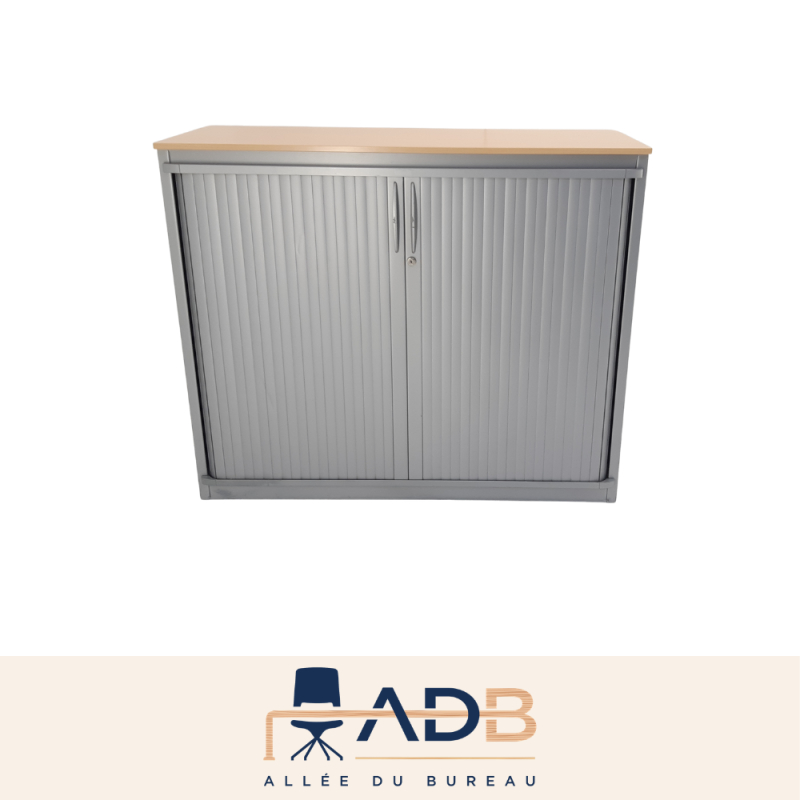 ARMOIRE BASSE À RIDEAUX