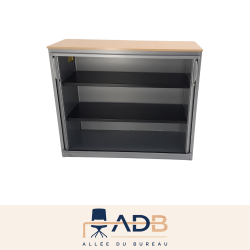 ARMOIRE BASSE À RIDEAUX