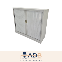 ARMOIRE BASSE À RIDEAUX