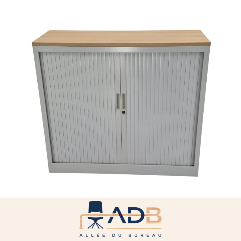 ARMOIRE BASSE À RIDEAUX