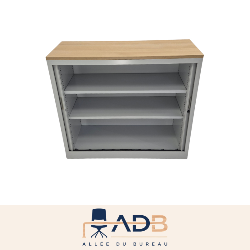 ARMOIRE BASSE À RIDEAUX