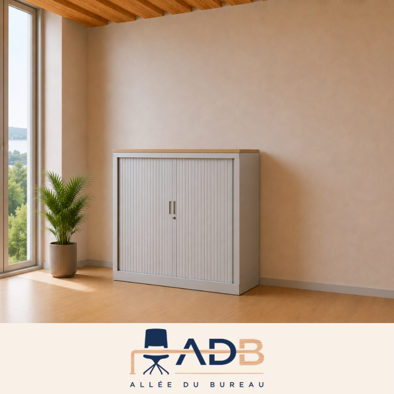 ARMOIRE BASSE À RIDEAUX