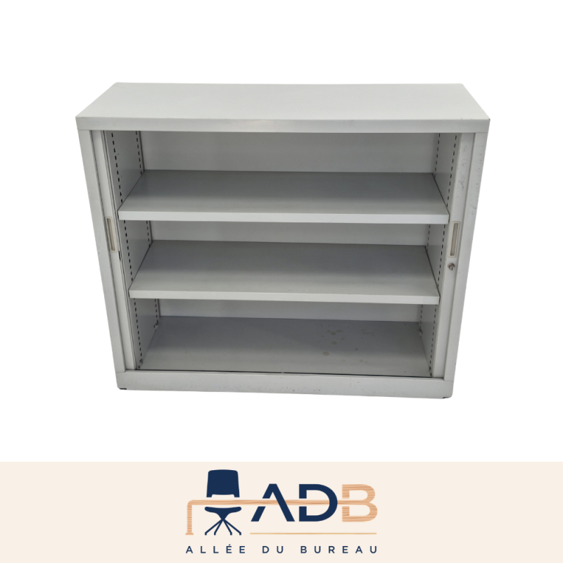 ARMOIRE BASSE À RIDEAUX