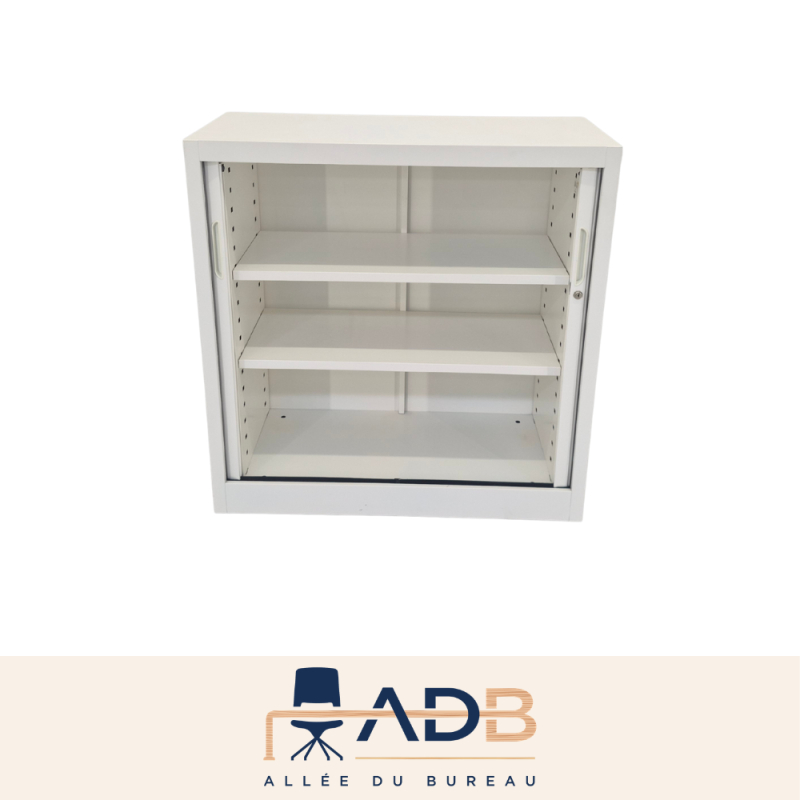 ARMOIRE BASSE À RIDEAUX