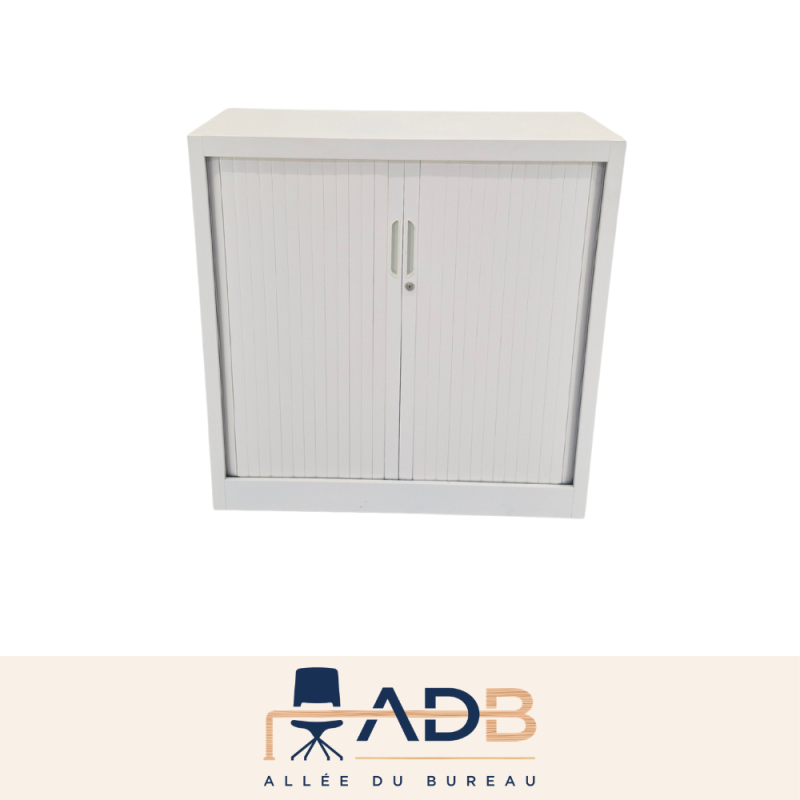 ARMOIRE BASSE À RIDEAUX