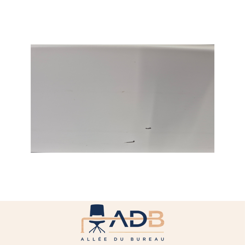 ARMOIRE BASSE À RIDEAUX