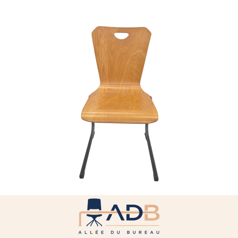 CHAISE APPUI SUR TABLE