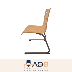 CHAISE APPUI SUR TABLE