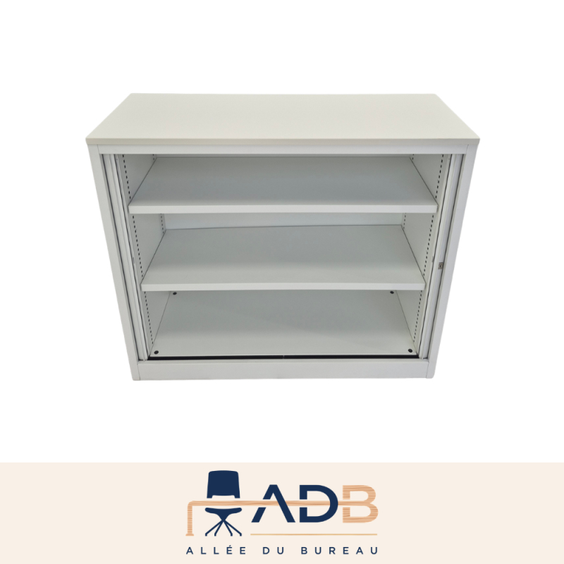 ARMOIRE BASSE À RIDEAUX