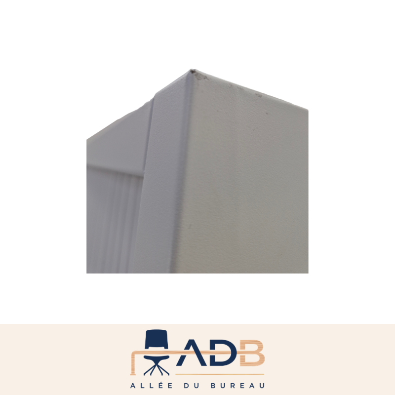 ARMOIRE HAUTE À RIDEAUX