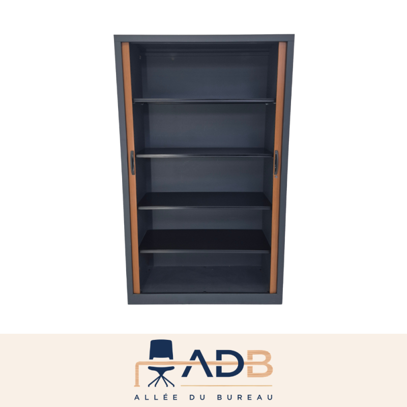 ARMOIRE HAUTE À RIDEAUX