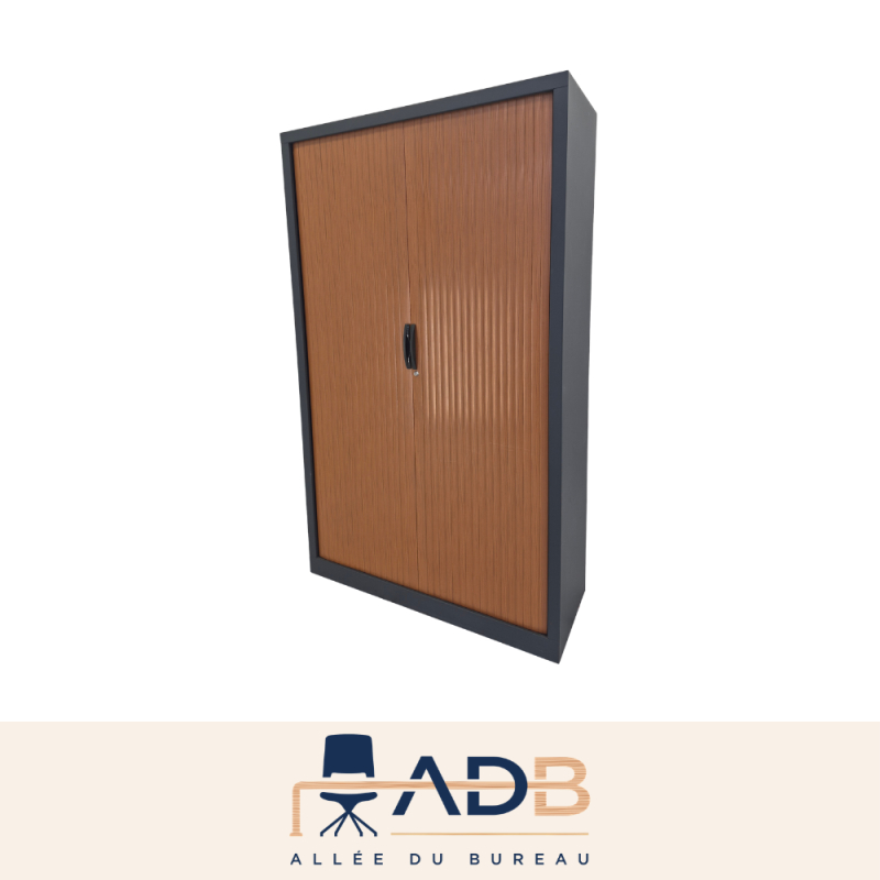 ARMOIRE HAUTE À RIDEAUX