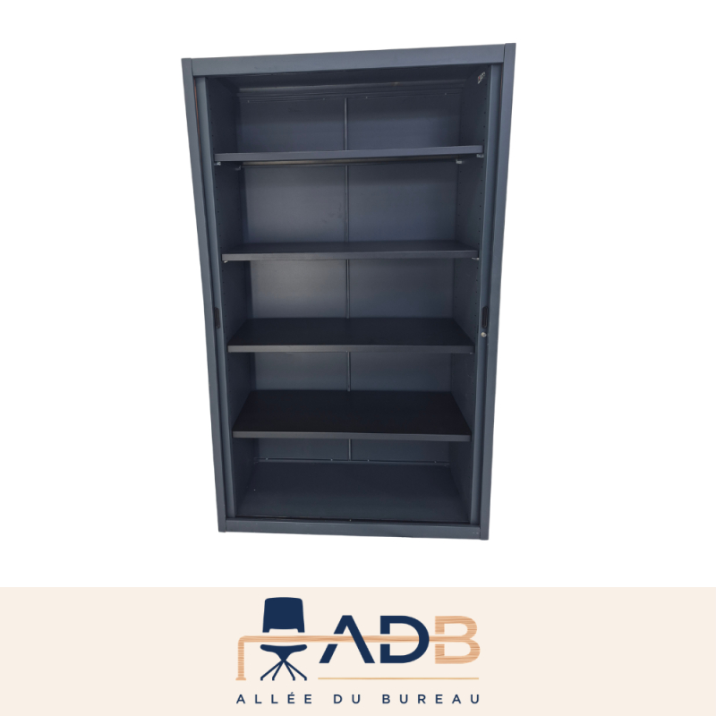 ARMOIRE HAUTE À RIDEAUX