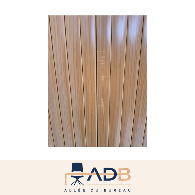ARMOIRE HAUTE À RIDEAUX