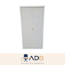 ARMOIRE HAUTE À RIDEAUX