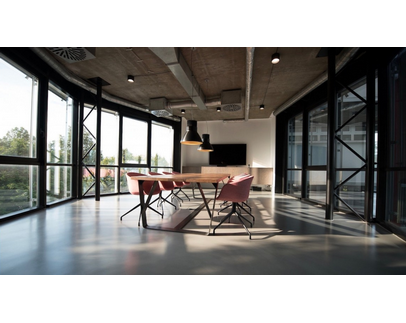 LES 10 TENDANCES DU MOBILIER DE BUREAU POUR L'ÉTÉ